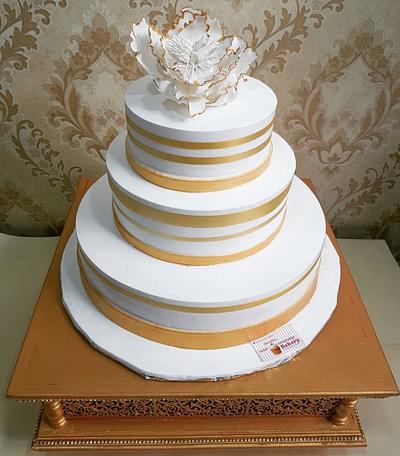 Gold stripes on white  - Cake by Michelle's Sweet Temptation