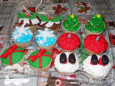 Christmas Cupcakes - Cake by Sugar Sweet Cakes