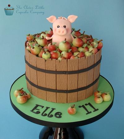 Pig in a Barrel of Apples - Cake by Amanda’s Little Cake Boutique