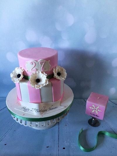 Pretty & Pink  - Cake by Heidi