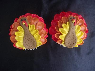 Turkey Cupcakes! - Cake by Jacque McLean - Major Cakes