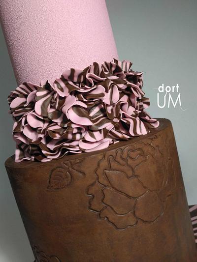 Simple design cake - Cake by dortUM
