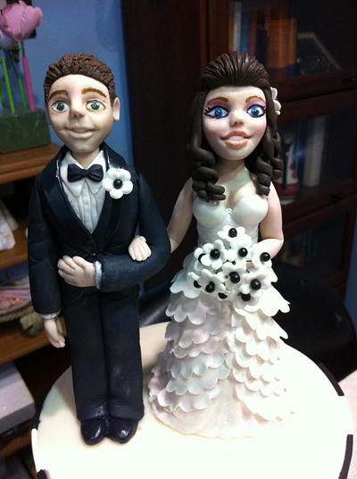 Fondant bride and groom - Cake by Tracy Farquhar 