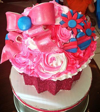 Smash 1st Birthday Photo Shoot Cake :)  - Cake by Tiffany McCorkle