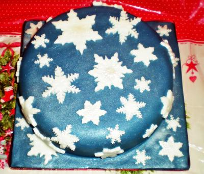 snowflake christmas cake  - Cake by Time for Tiffin 