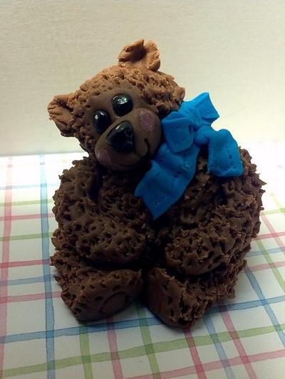 Fondant Cuddly Bear - Cake by Tya Mantooth