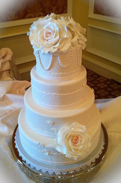 Vintage wedding cake - Cake by Skmaestas