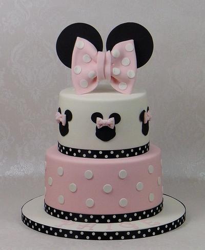 Minnie Mouse Theme Cake - Cake by Ceri Badham