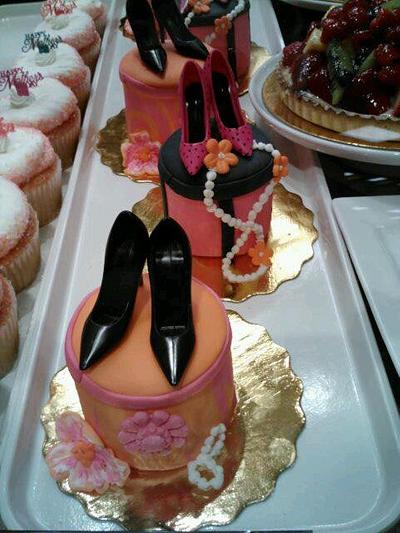 Mini Shoe Hatbox - Cake by Jaime VanderWoude