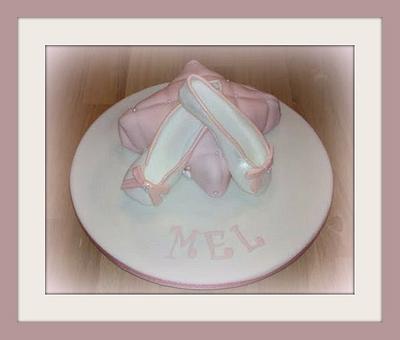 Pillow and sugar ballet shoes - Cake by Charis