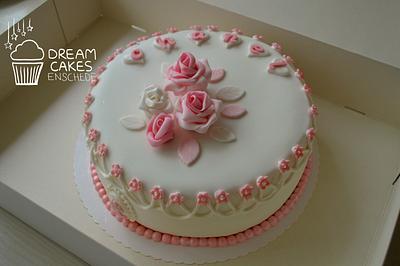 Roos cake!! - Cake by Dream Cakes Enschede