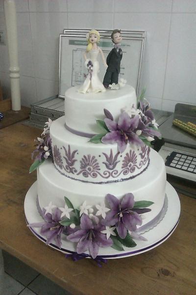 Purple lilly - Cake by Ljubica Markovic