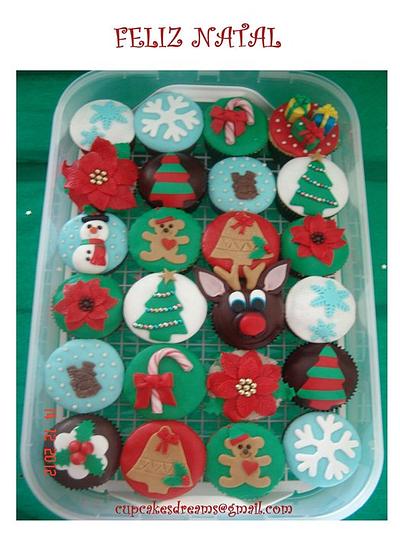 CHRISTMAS CUPCAKES FOR SCHOOL - Cake by Ana Remígio - CUPCAKES & DREAMS Portugal