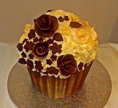 Chocolate overload Giant cupcake - Cake by Jules