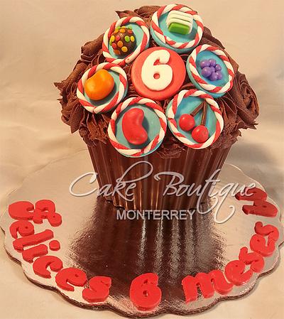 Candy Crush Big Cupcake - Cake by Cake Boutique Monterrey