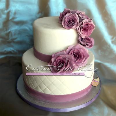 White & purple lilac - Cake by Eliana Cardone - Cartoon Cake Village