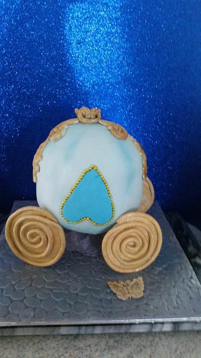 Cinderella carriage  - Cake by TooTTiFruiTTi
