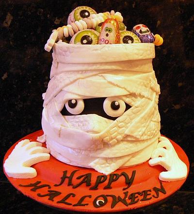 Mummy Cake 1 - Cake by vanillasugar