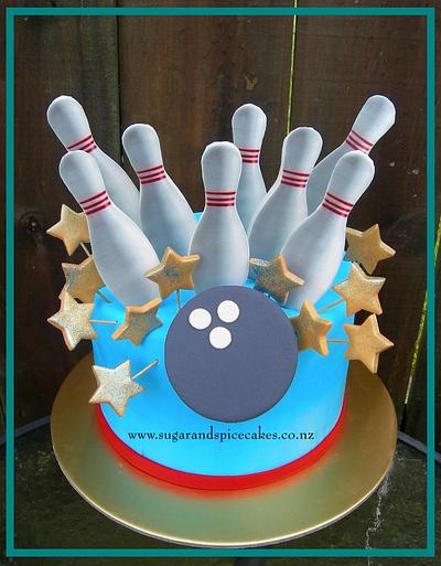 Bowling Strike 8 - Cake by Mel_SugarandSpiceCakes