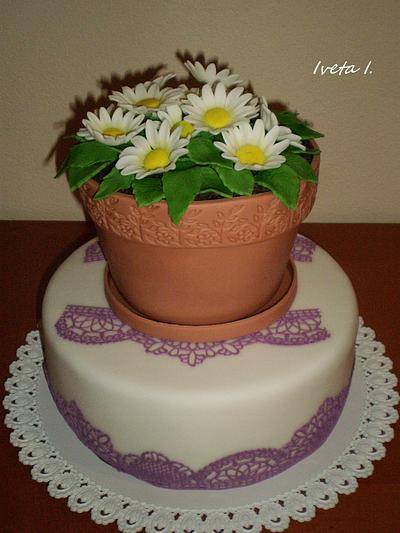 cake flower pot with daisies - Cake by Ivule