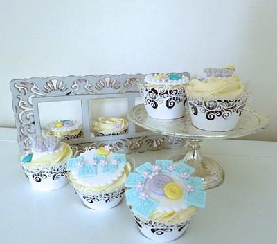 Button Cupcakes - Cake by Mikki