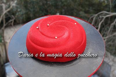 Red vortex - Cake by Daria Albanese
