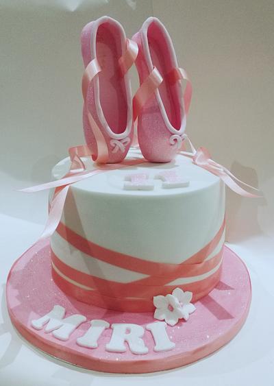 Ballet slippers - Cake by Jennyscouture