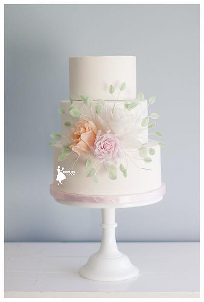 Romantic roses weddingcake - Cake by Taartjes van An (Anneke)