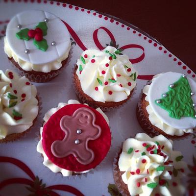 Christmas Cupcake assortment - Cake by cjsweettreats