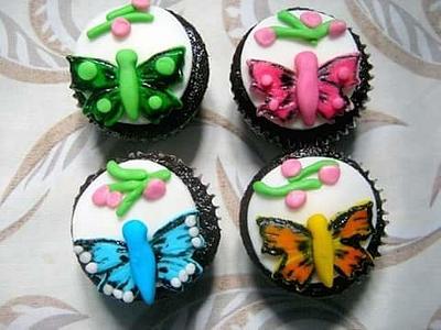 Hand painted butterfly cupcakes - Cake by susana reyes