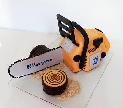 chainsaw - Cake by Lucie Demitra