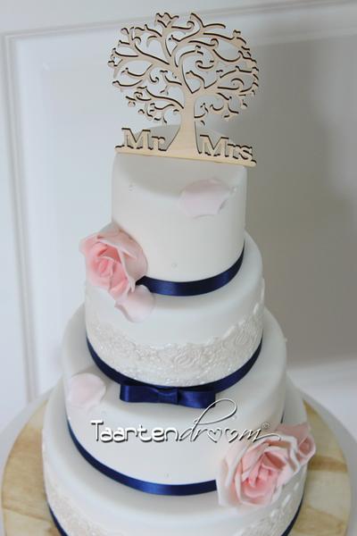 Weddingcake tree mr&mrs - Cake by TaartenDroom
