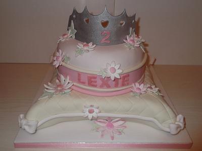 Pillow & Crown cake  - Cake by Tracey