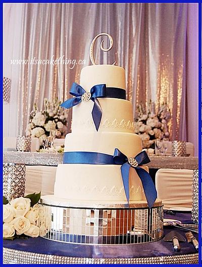 Winter Wedding Love - Cake by It's a Cake Thing 