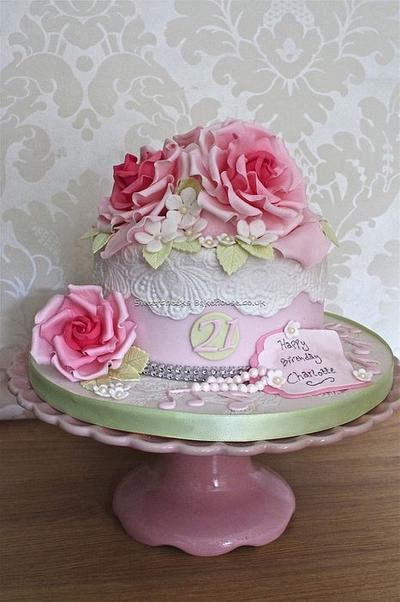 Vintage 21st - Cake by Hayley