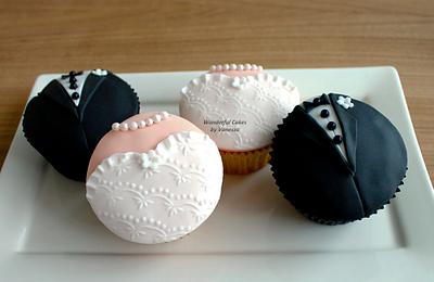 Bride and Groom Cupcakes - Cake by Vanessa