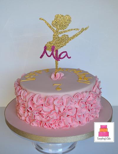pink ruffles - Cake by Everything's Cake