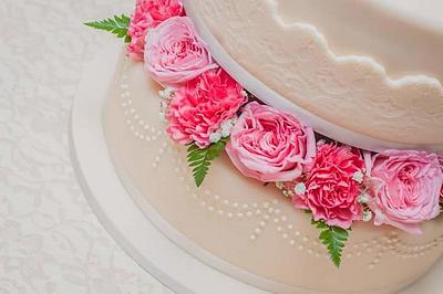 Lace Wedding cake  - Cake by Shawna