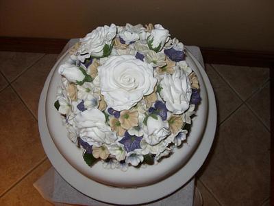 Roses & Lace - Cake by cupcake67