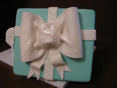 Tiffany box cake with diamond ring - Cake by Sandra Caputo