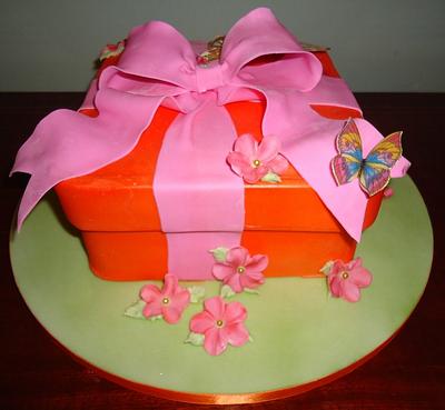 Gift Box Cake - Cake by BakesALot