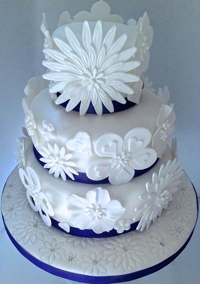 PRETTY PRETTY - Cake by Alison's Bespoke Cakes