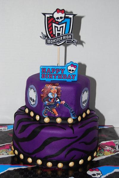 Monster High:  Clawdeen Wolf Cake - Cake by Nicole Taylor