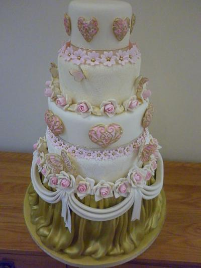 Swags and Hearts - Cake by clairescupcakes