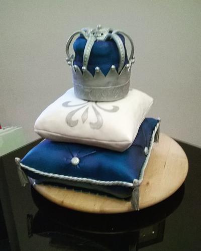 royal pillows cake - Cake by Gabriella Luongo
