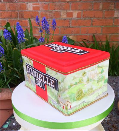 Tea tin cake - Cake by Claire Ratcliffe