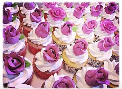 Rose Cupcakes - Cake by Pink Daisy Cakes