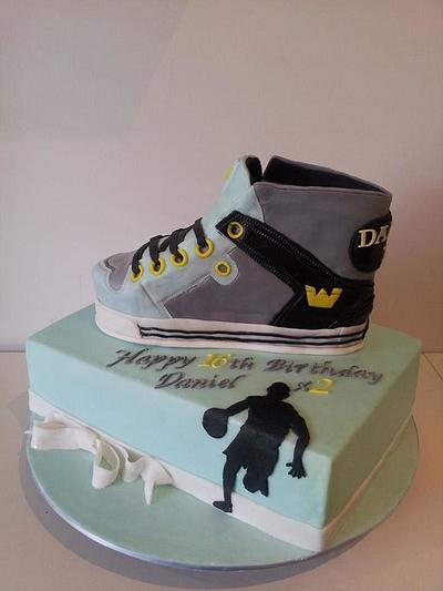 Sport shoe for two best friends ... - Cake by Bistra Dean 