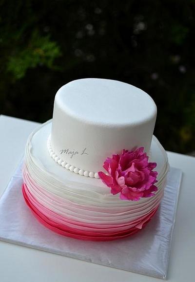 Pink ombre cake - Cake by majalaska
