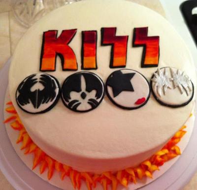 Kiss rock cake - Cake by Christie's Custom Creations(CCC)